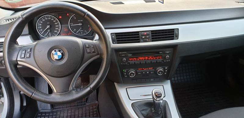 ox_bmw-e92-coupe-320d-177km-xenon-manual-2009r