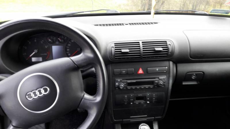 ox_audi-a3-16-benzyna-2002r-195000-km