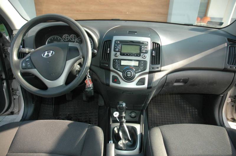 ox_sprzedam-hyundai-i30-cw-16-2008r-155tys-km-1-wlasciciel-nowa-cena