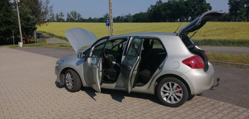 ox_toyota-auris-klimatronick-d4d-bezwypadkowa-z-domu-bdb-diesel-126km