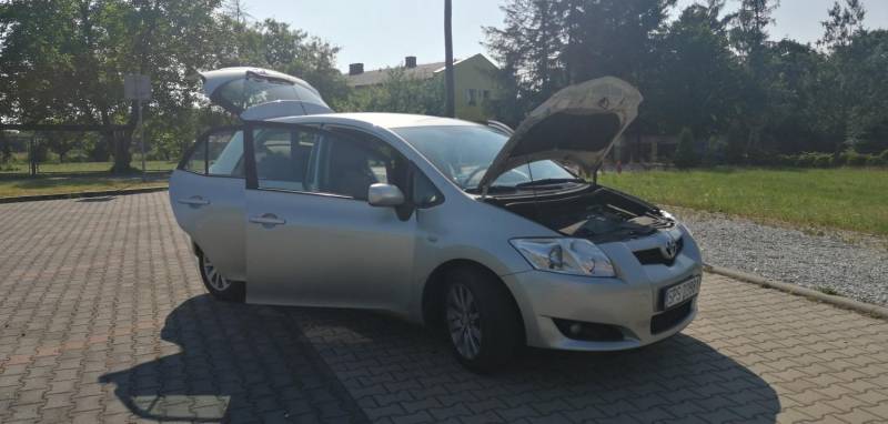 ox_toyota-auris-klimatronick-d4d-bezwypadkowa-z-domu-bdb-diesel-126km