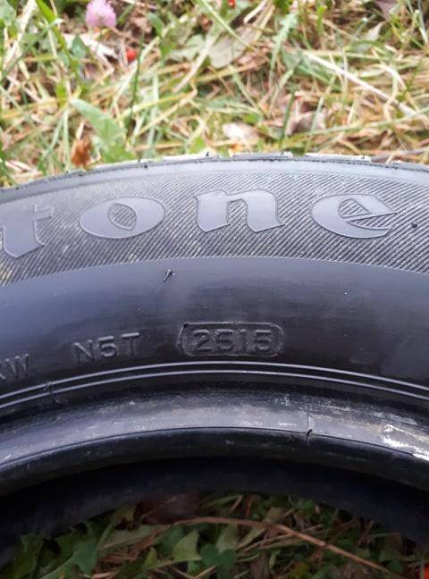 ox_2szt-opony-zimowe-firestone-20560r16-70-bieznika-2015-rok-produkcji