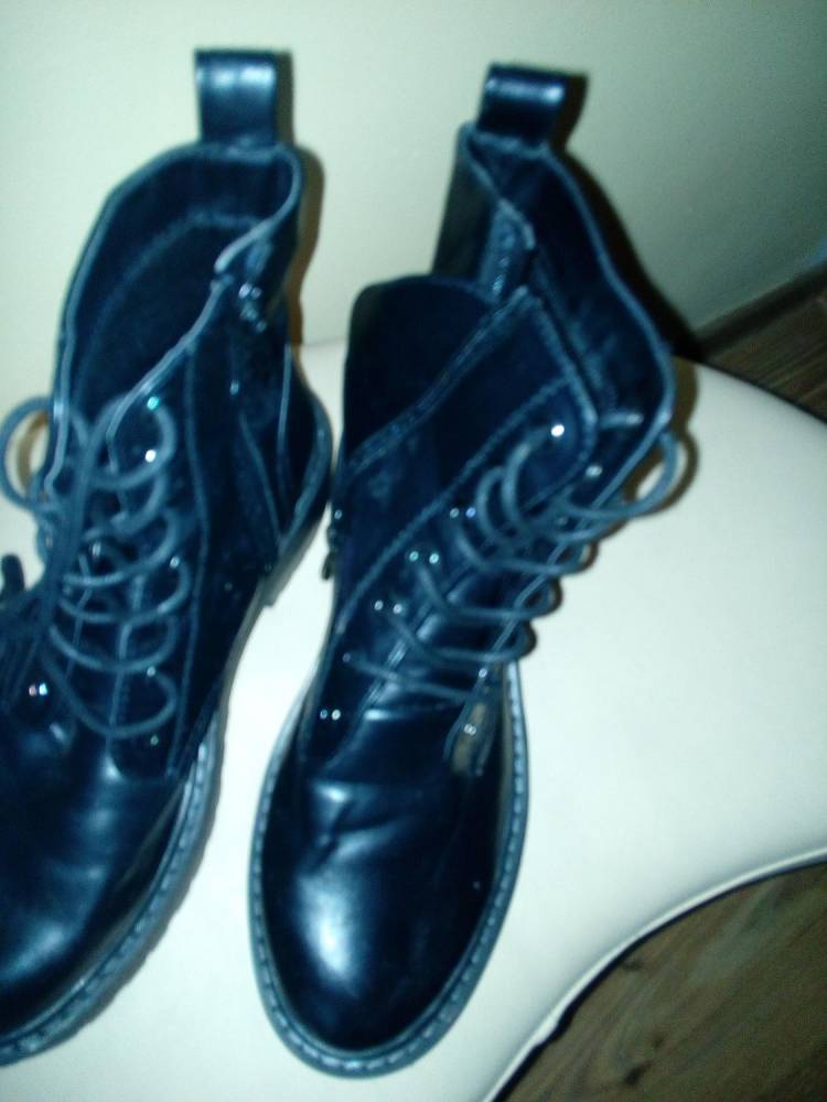 ox_sprzedam-buty-damskie-typ-glany-czarne-rozm-37