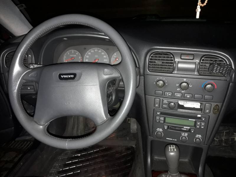 ox_sprzedam-volvo-v40-4444pln