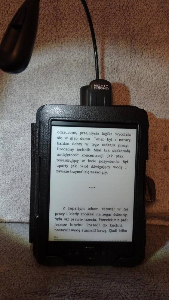 ox_czytnik-e-bookow-amazon-kindle-5-etui-lampka-mighty-bright