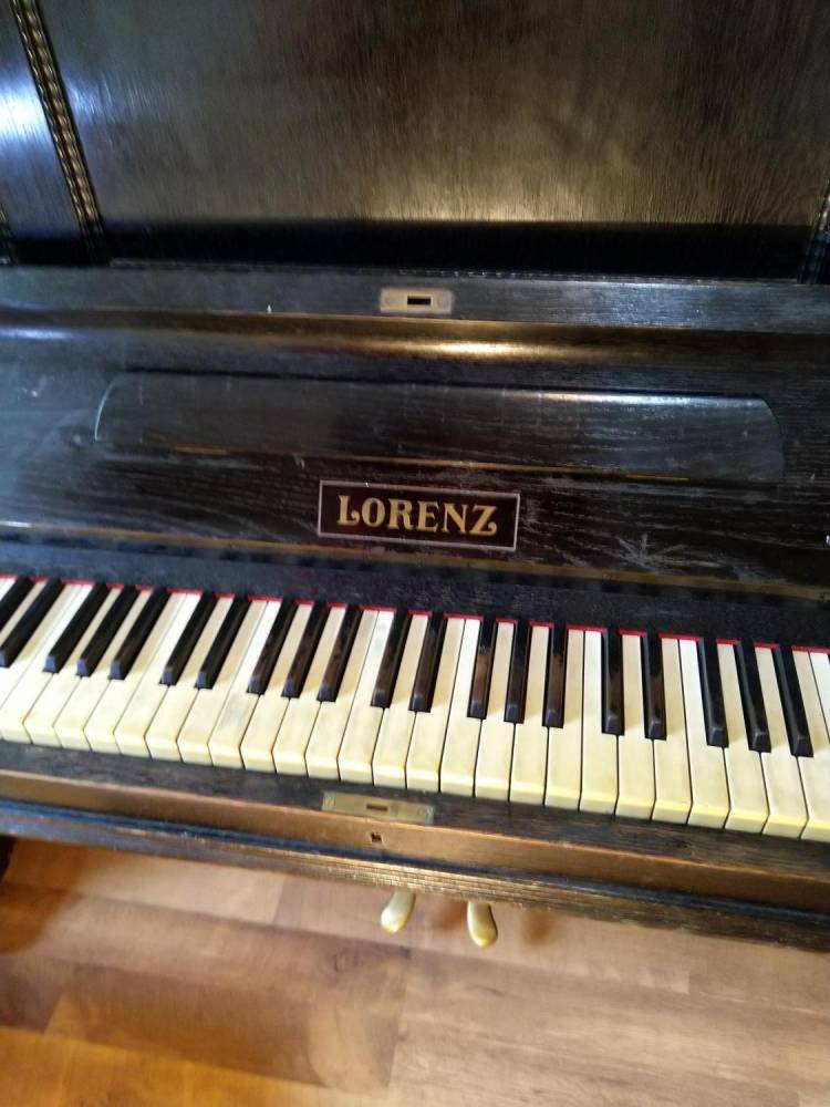 ox_pianinosprzedam-zabytkowe-pianino-marki-lorenz