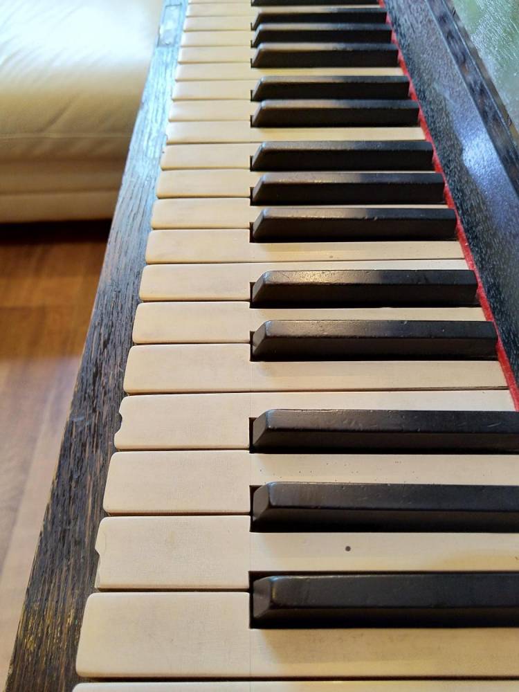 ox_pianinosprzedam-zabytkowe-pianino-marki-lorenz
