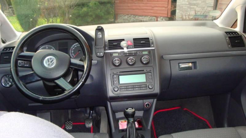 ox_sprzedam-vw-touran-2005-rok-19-tdi