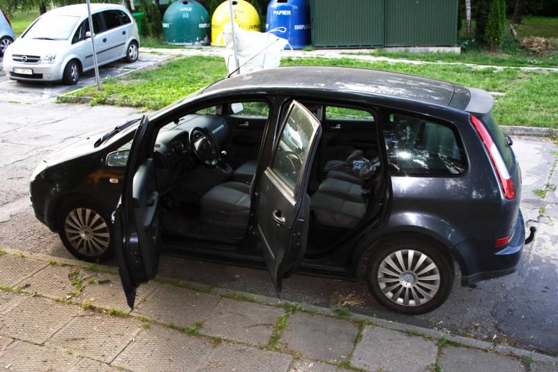 ox_uzywane-ford-focus-c-max-10-900-pln-225-000-km-2006