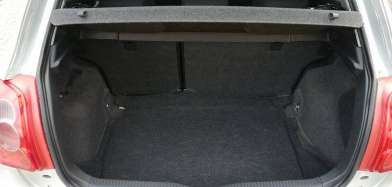 ox_toyota-auris-klimatronic-d4d-bezwypad-diesel-126km-z-domu-od-kobiety