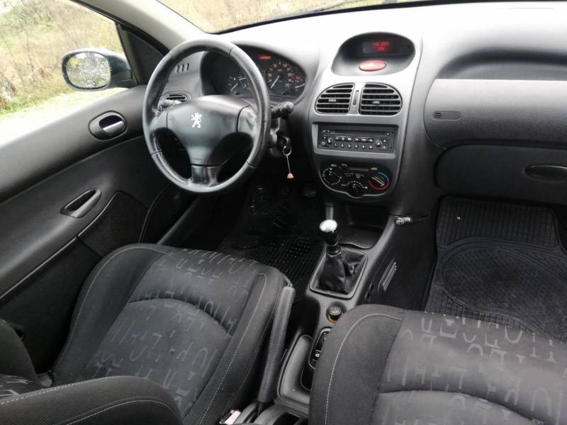ox_peugeot-206-20-hdi-90km-2003r