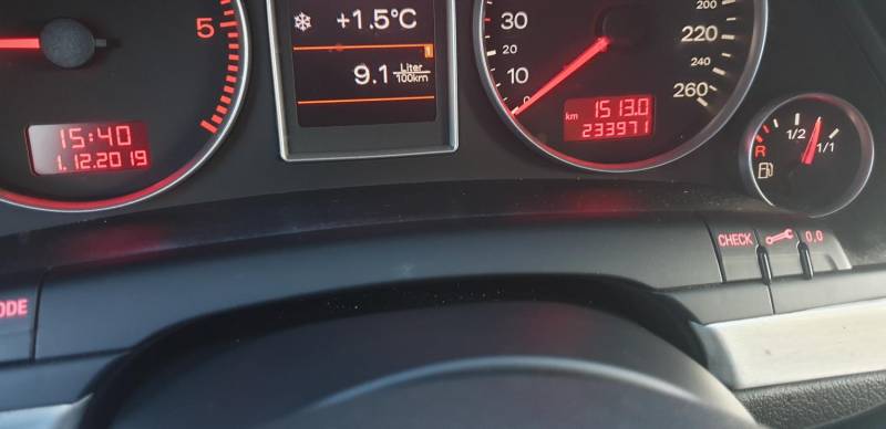ox_sprzedam-audi-a4-b7-20-tdi-wersja-2-x-s-line
