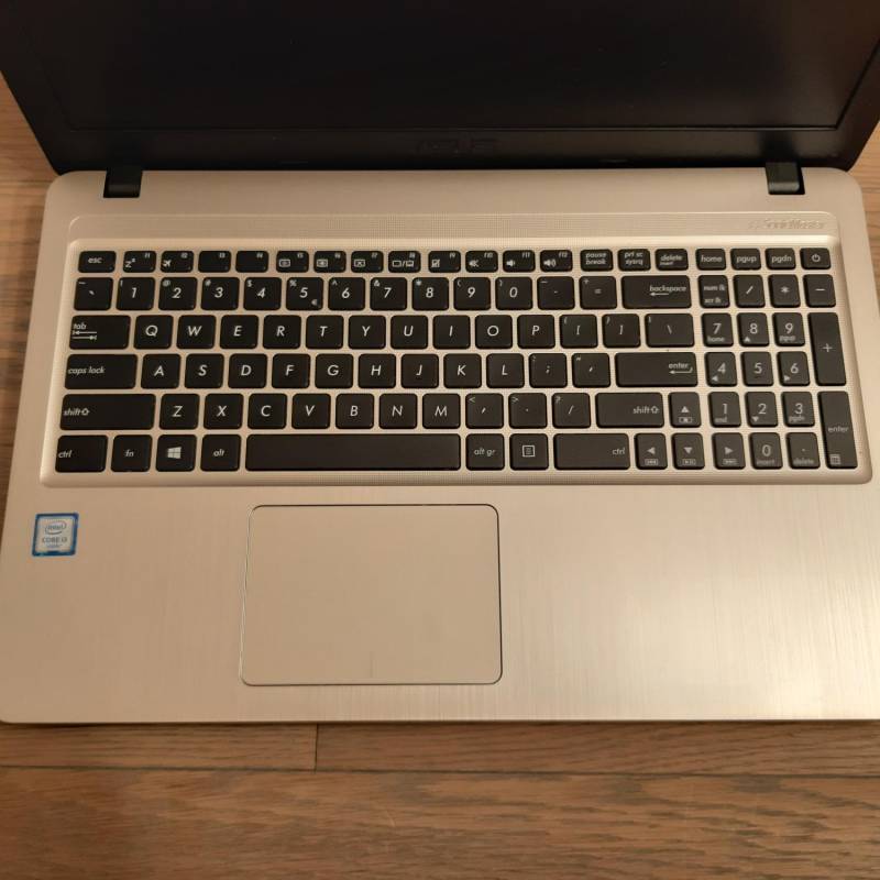 ox_okazja-laptop-asus-i3-4-gb-ram-256gb-ssd-gf-mx110-2gb-ideal-gwarancja