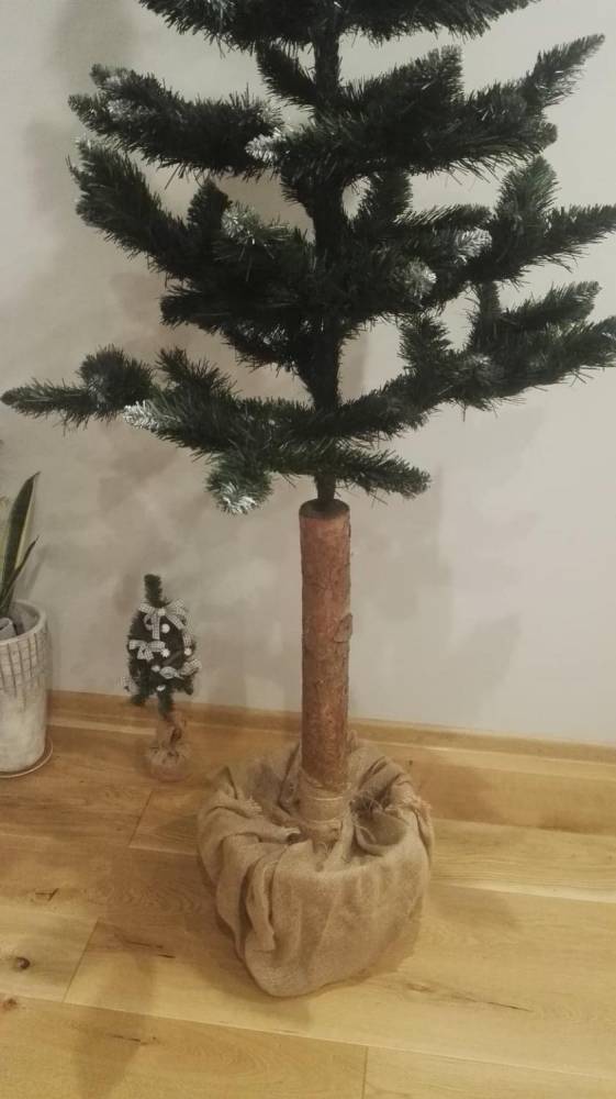 ox_nowa-choinka-na-pniu-sosnowym-210cm