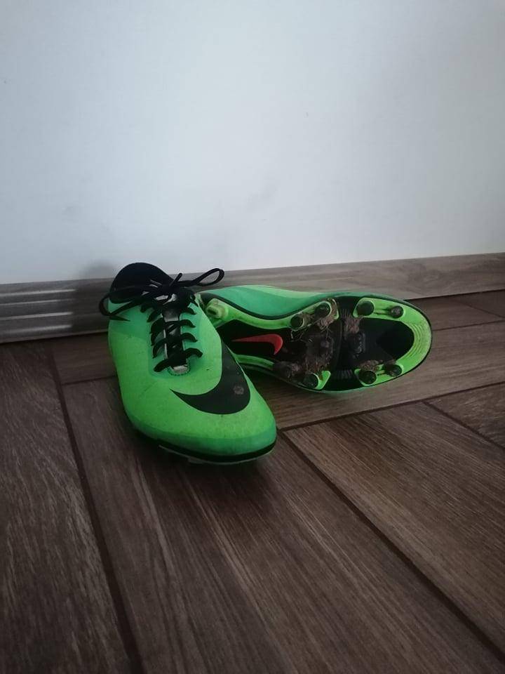 ox_sprzedam-buty-korki-firmy-nike