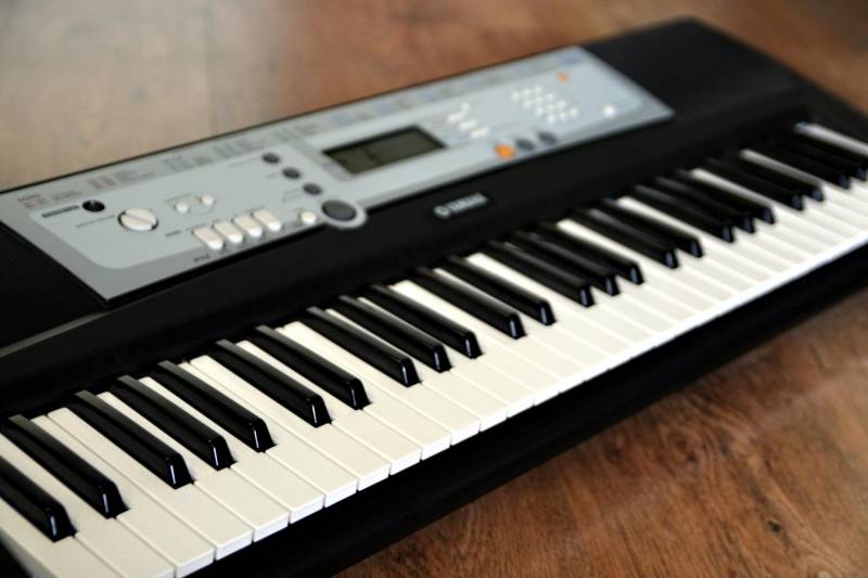 ox_keyboard-yamaha-ypt-200-duzy-super-stan