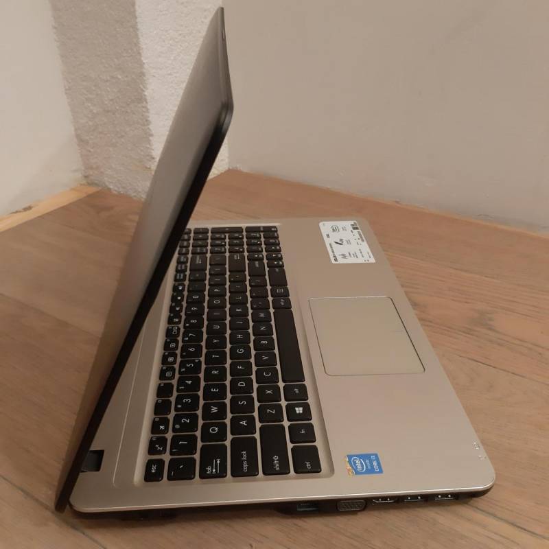 ox_okazja-laptop-asus-x540-i3-dysk-ssd-256-gb-4-gb-ram-windows-10