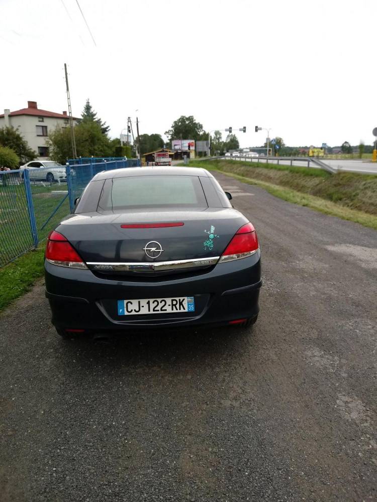 ox_opel-astra-h-cabrio-2007-r-19-td-150km