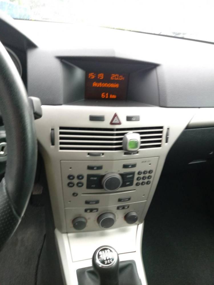 ox_opel-astra-h-cabrio-2007-r-19-td-150km