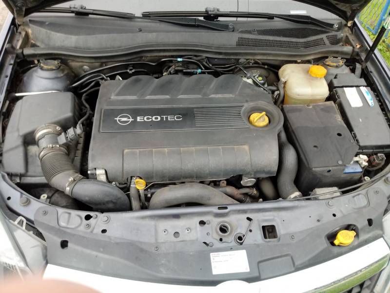 ox_opel-astra-h-cabrio-2007-r-19-td-150km