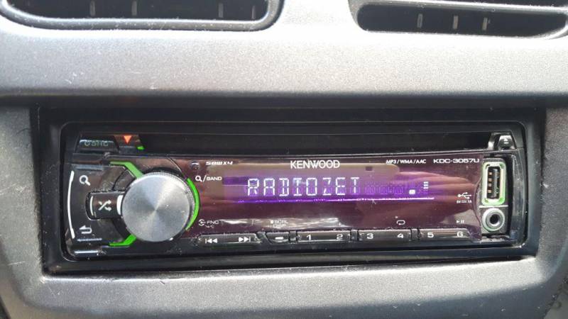 ox_radioodtwrzacz-cd-mp3-z-usb-oraz-aux-firmy-kenwood-stan-idealny