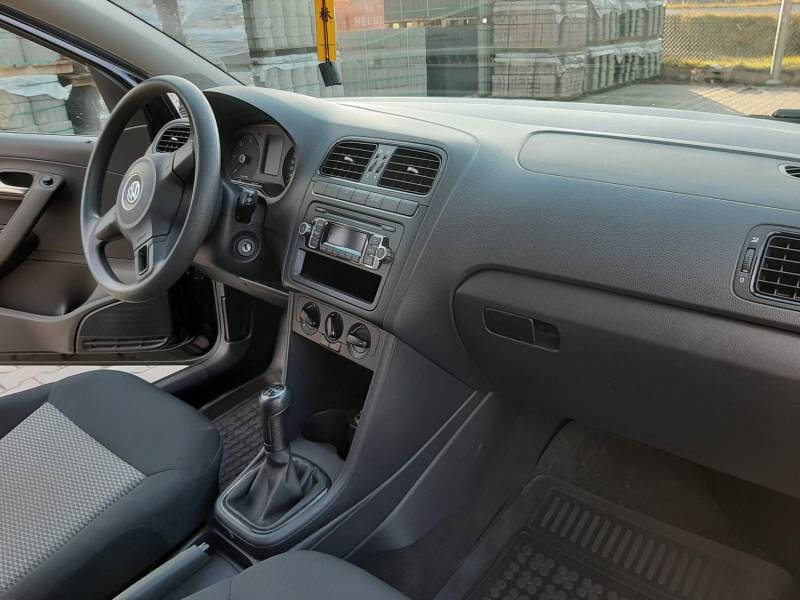 ox_volkswagen-polo-2011r