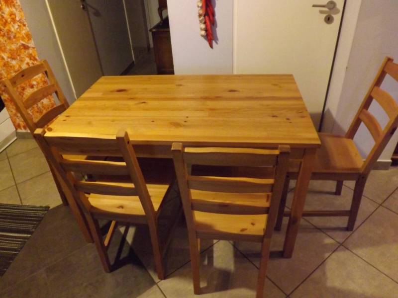 ox_stol-i-4-krzesla-ikea