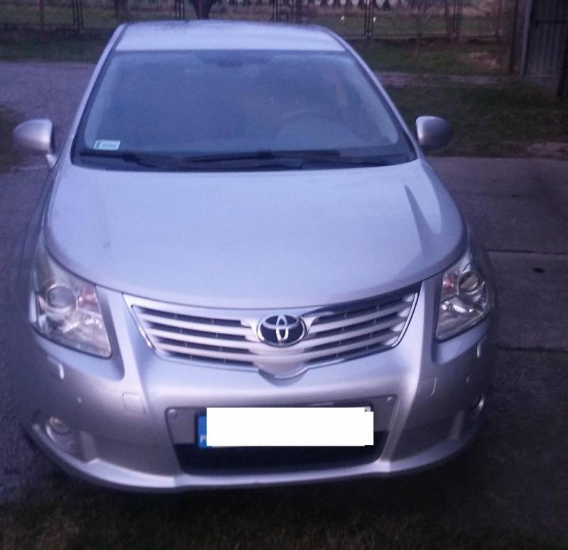 ox_sprzedam-toyte-avensis