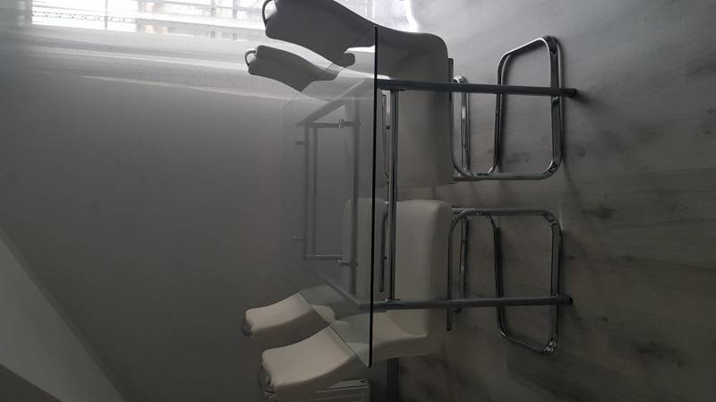 ox_sprzedam-stol-4-krzesla
