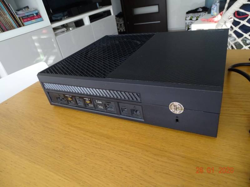 ox_xbox-one-500-gb-bez-pada