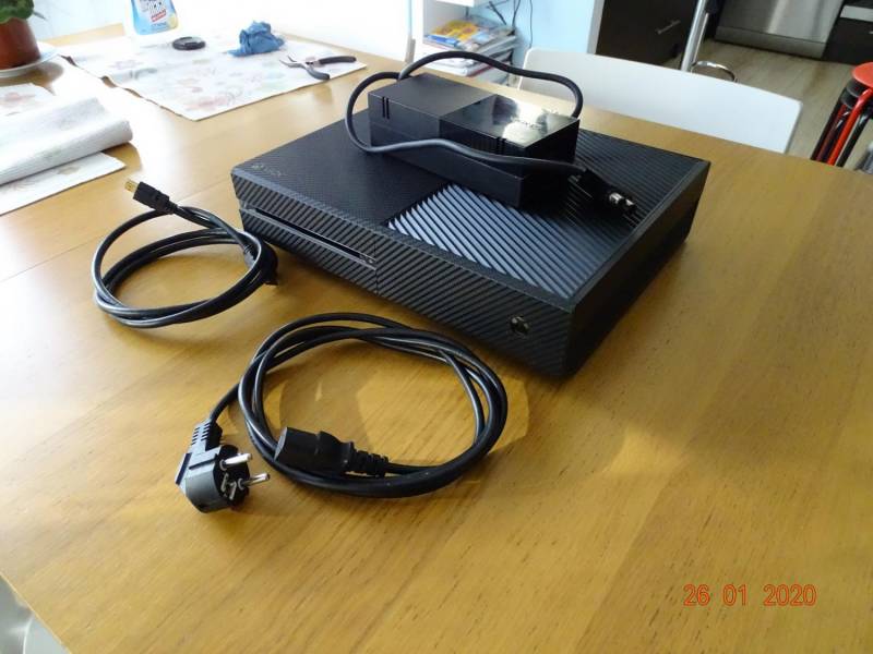 ox_xbox-one-500-gb-bez-pada