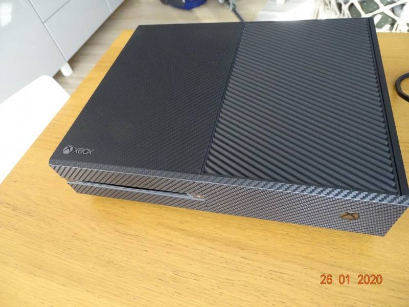 ox_xbox-one-500-gb-bez-pada