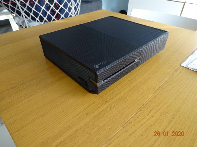 ox_xbox-one-500-gb-bez-pada
