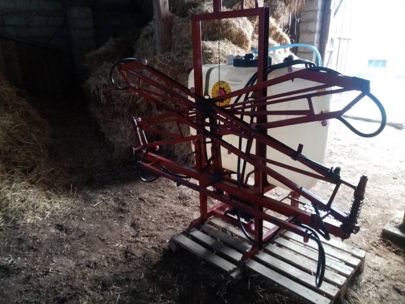ox_opryskiwacz-polowy-zawieszany-poj-300-l-db-stan-od-rolnika-sprawny