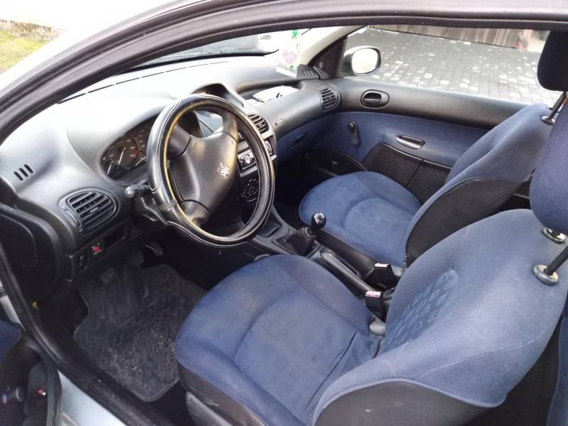 ox_peugeot-206-2003r-11-benzyna