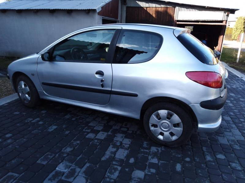 ox_peugeot-206-2003r-11-benzyna