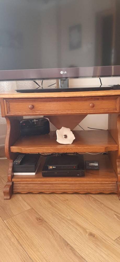 ox_sprzedam-szafke-z-drzewa-pod-telewizor