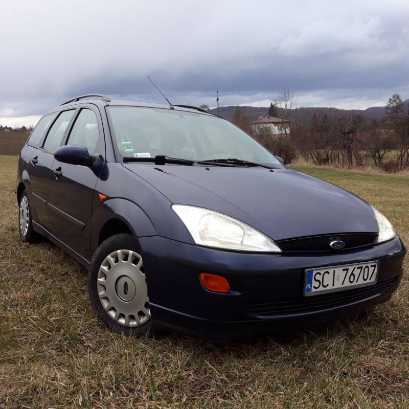 ox_ford-focus-mk1-18-benzyna-kombi-klima