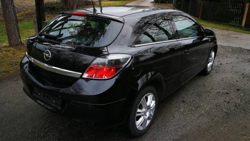ox_opel-astra-gtc-skora-klima-xenon-bezwypadkowa-14-benzyna