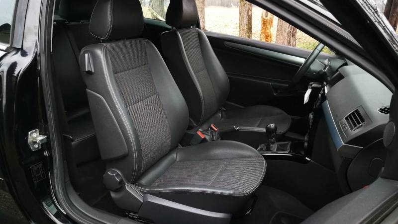 ox_opel-astra-gtc-skora-klima-xenon-bezwypadkowa-14-benzyna