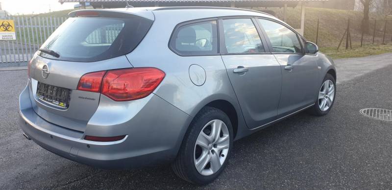 ox_opel-astra-j-14-turbo-120km-tempomat-2011r