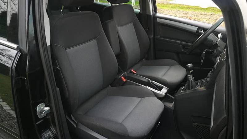 ox_opel-zafira-18-benz-klima-2006r-161tyskm-7-osobowy