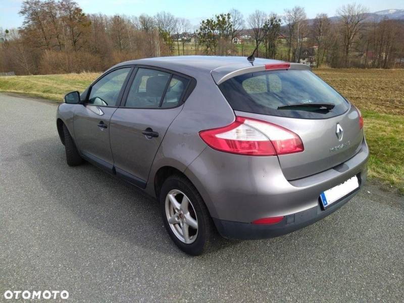 ox_renault-megane-16-benzyna-2009-stan-idealny