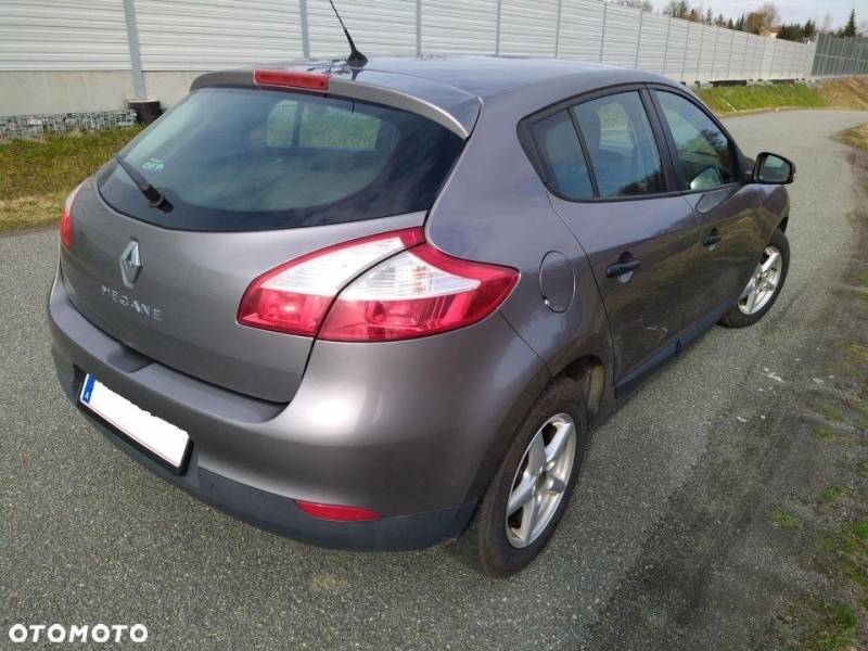 ox_renault-megane-16-benzyna-2009-stan-idealny