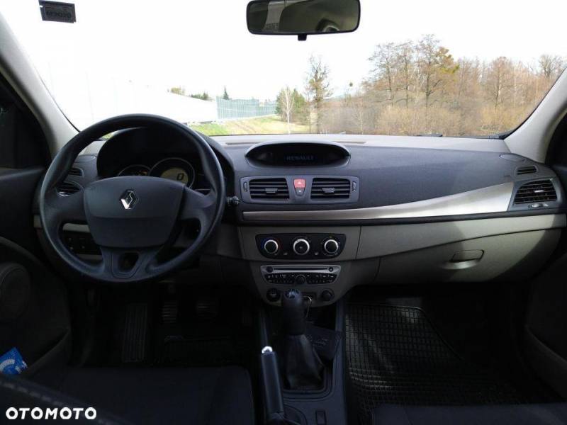 ox_renault-megane-16-benzyna-2009-stan-idealny