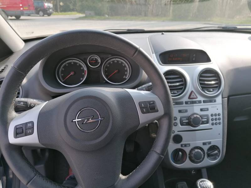ox_opel-corsa-14-benzyna-2012-zadbana-z-niskim-przebiegiem