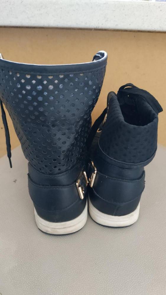 ox_buty