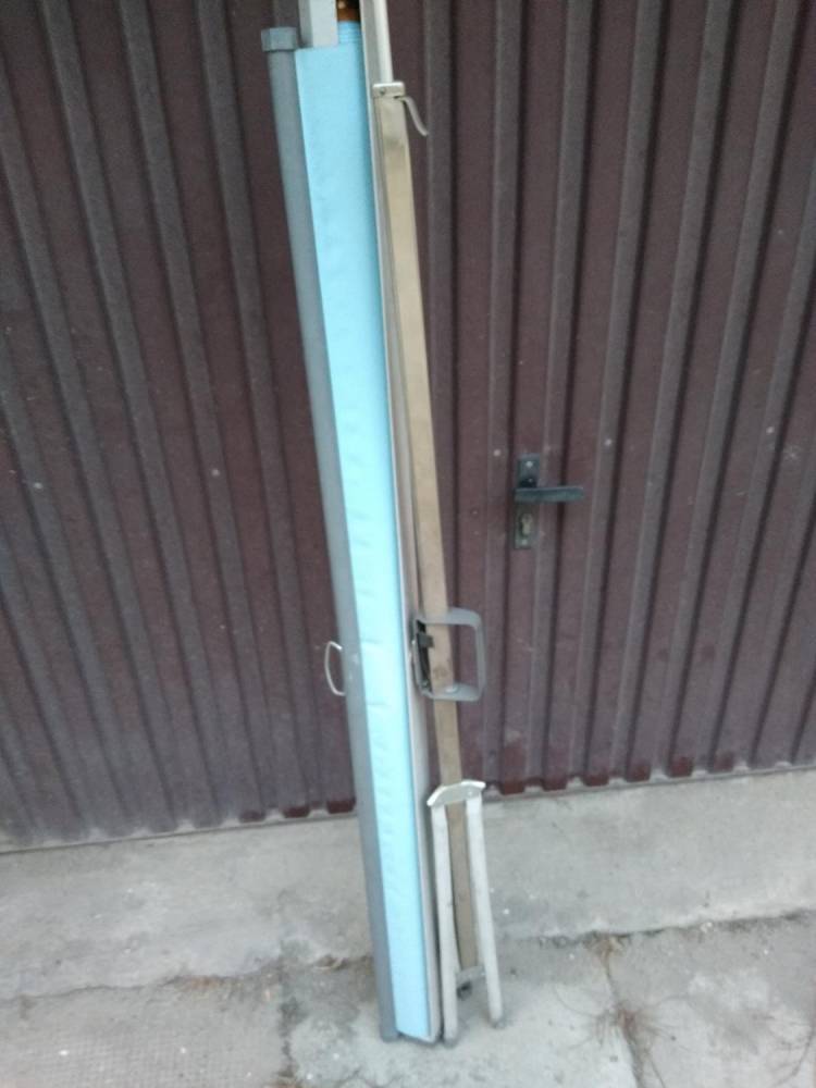 ox_ekran-projekcyjny-rozkladany-na-stojaku-o-wymiarach-125-cm-na-125-cm