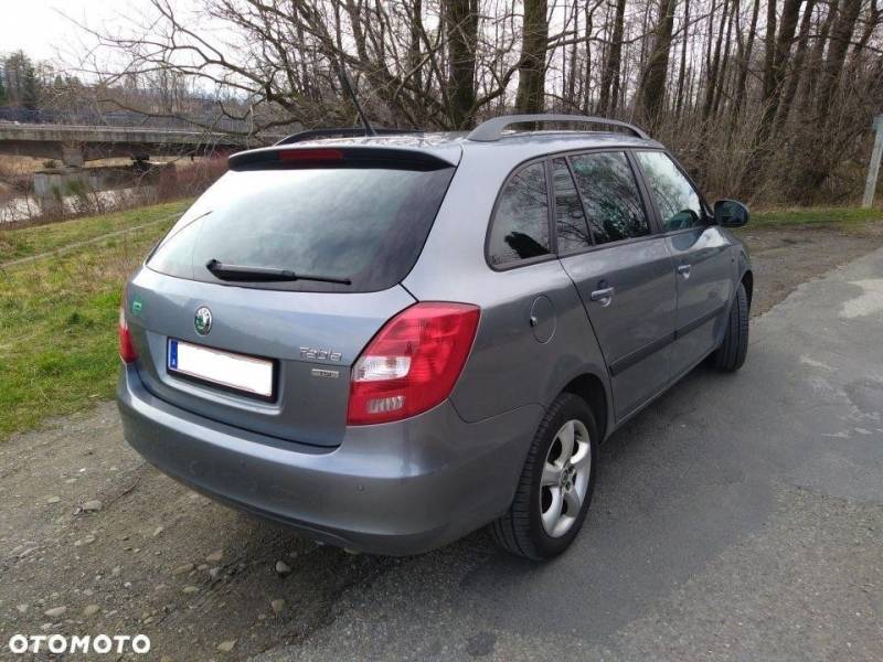 ox_skoda-fabia-ii-2012-12l-tsi-elegance-stan-bdb