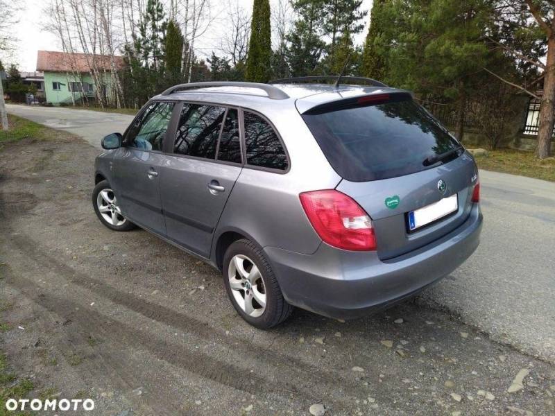 ox_skoda-fabia-ii-2012-12l-tsi-elegance-stan-bdb